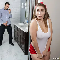 Lena Paul en 'Brazzers' El secreto sucio de la doncella (Miniatura 2)