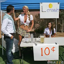 Tanya James В 'Brazzers' План б- сбор средств ебать (Миниатюру 5)