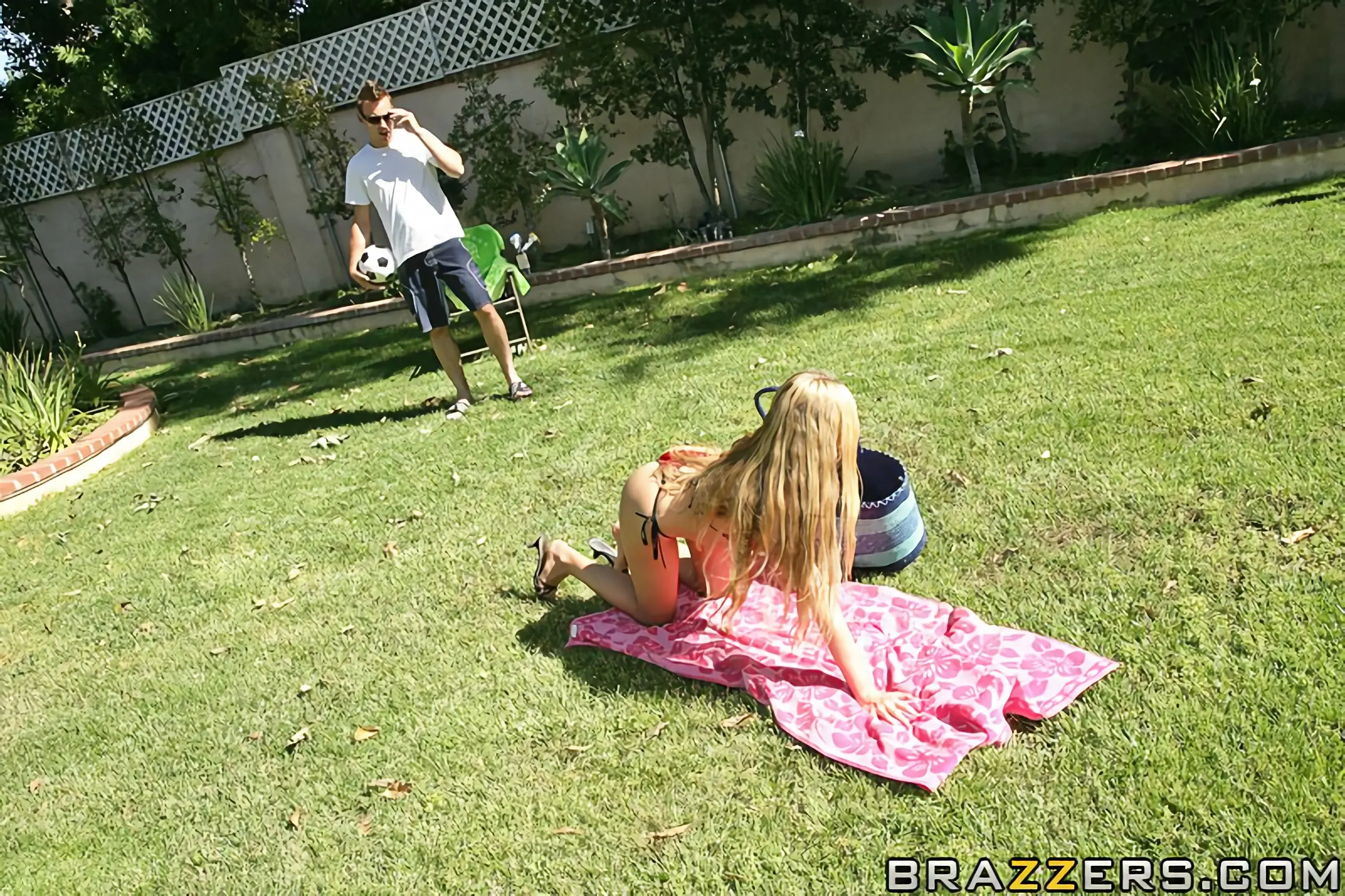 Larin Lane in 'Big bum in the sun' from 'Brazzers' (Photo 4) Brazzers 'Big bum in the sun' starring Larin Lane (Photo 4)