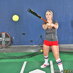 Memphis Monroe In Nehmen Sie mich heraus zum boob Spiel (Foto 5) Memphis Monroe In 'Brazzers' Nehmen Sie mich heraus zum boob Spiel (Ein 5)