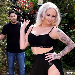 Louise Lee in 'Brazzers' Hooked On Her Booty (Thumbnail 1)