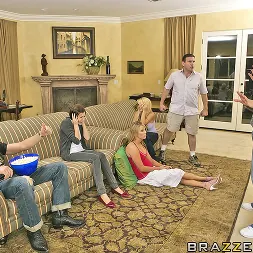 Holly Halston In 'Brazzers' Das Hochzeitsgeschenk (Ein 8)