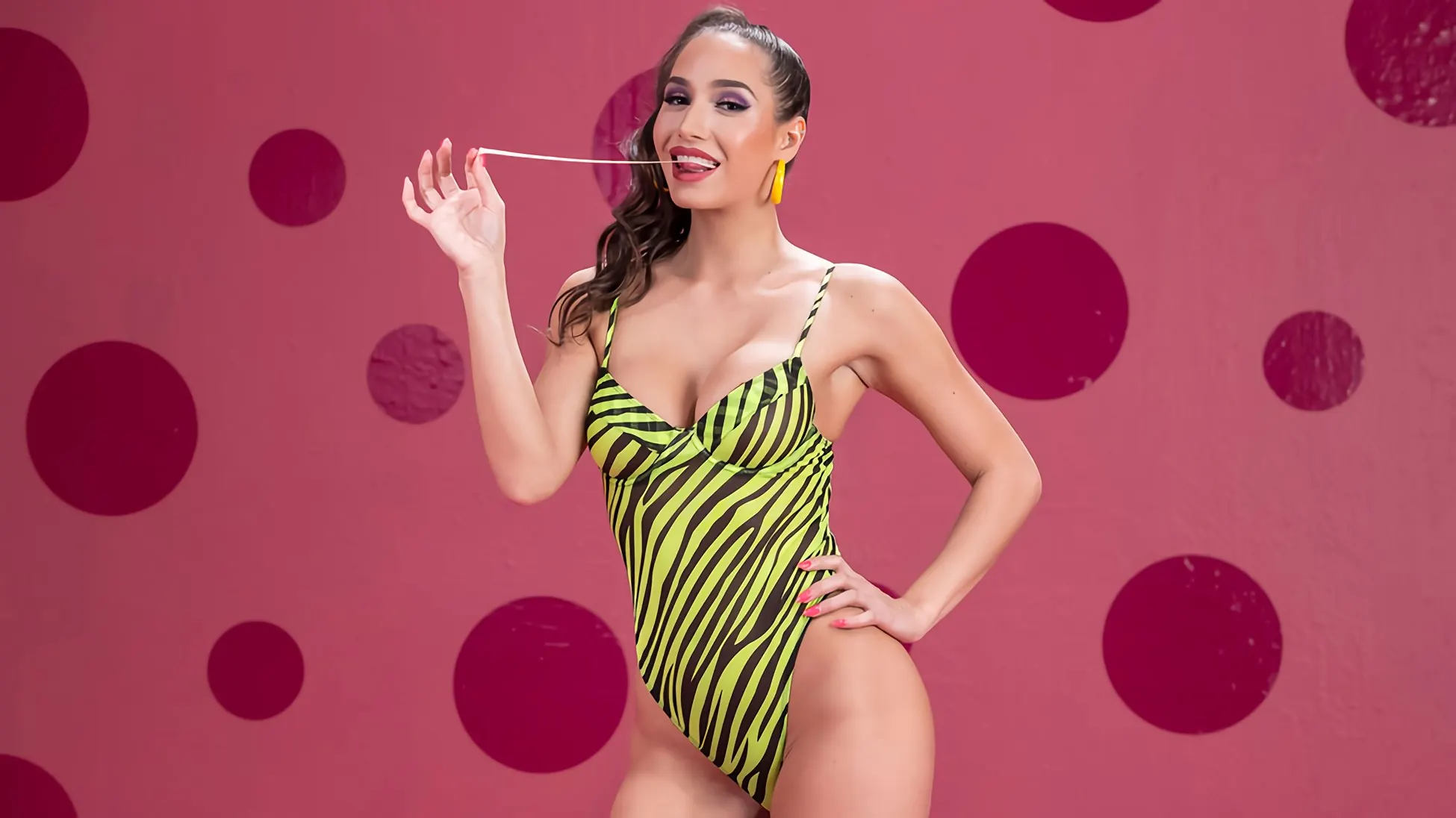 Brazzers 'Bubble Beauty' starring Desiree Dulce (Photo 6)