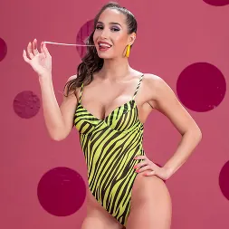 Desiree Dulce en 'Brazzers' Belleza de burbuja (Miniatura 6)