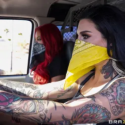 Joanna Angel 在 'Brazzers' 色情明星獵物 (縮略圖 1)