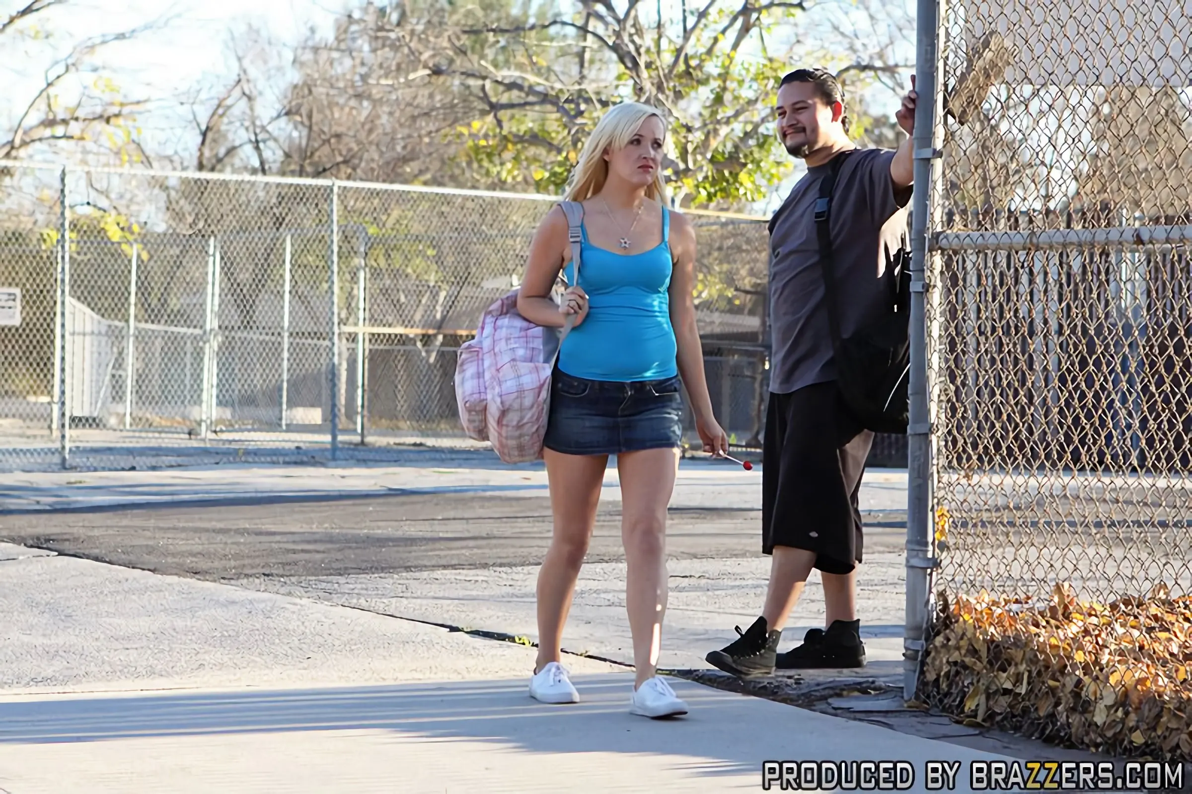 Brazzers 'Приходите на домой сахар' Ролях Sara Shine (Фото 5)