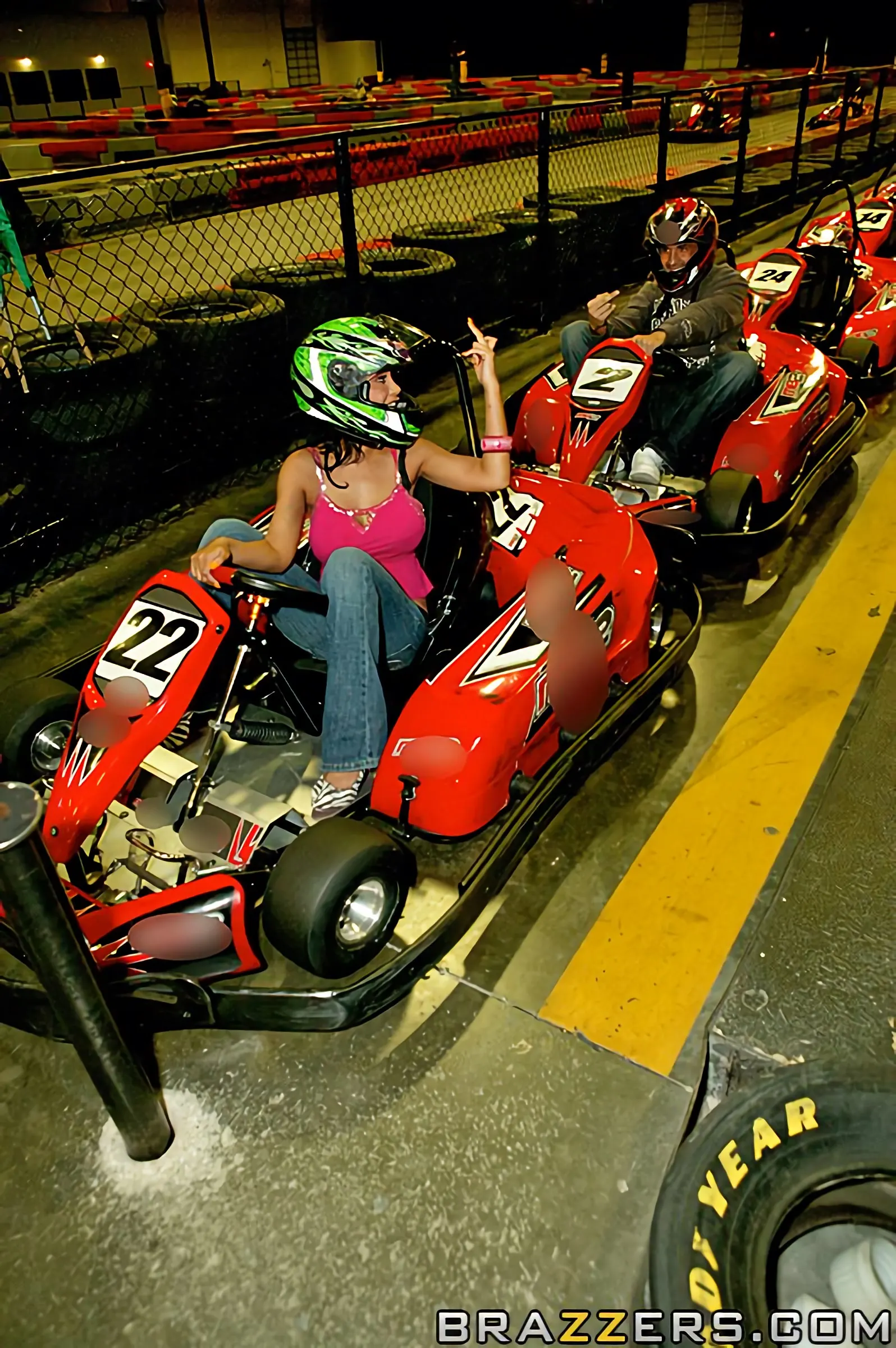 Brazzers 'Un nuevo desafío' protagonizando Priya Anjeli Rai (foto 5)