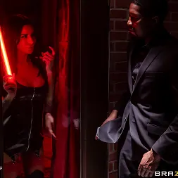 Gia Dimarco В 'Brazzers' Красный свет возня (Миниатюру 1)