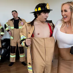 Brandi Love in 'Brazzers' Red-Hot Calendar Shoot (Thumbnail 6)