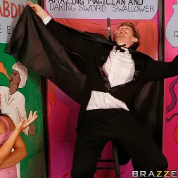 Madison Ivy in House of Oddtitties (Photo 4) Madison Ivy in 'Brazzers' House of Oddtitties (Thumbnail 4)