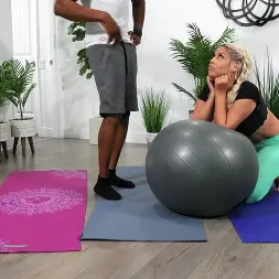Bridgette B In 'Brazzers' Zwischen Anal und Workout (Ein 2)