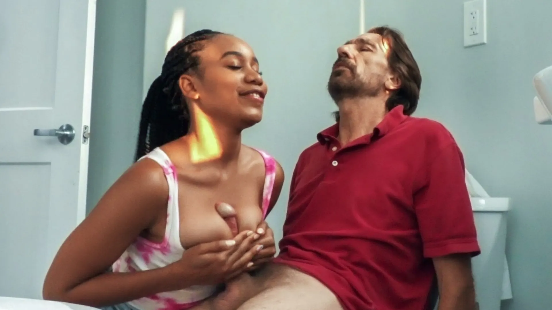 Brazzers 'जासूस डरपोक सवारी हो जाता है' अभिनीत Jenna Foxx (फोटो 1)