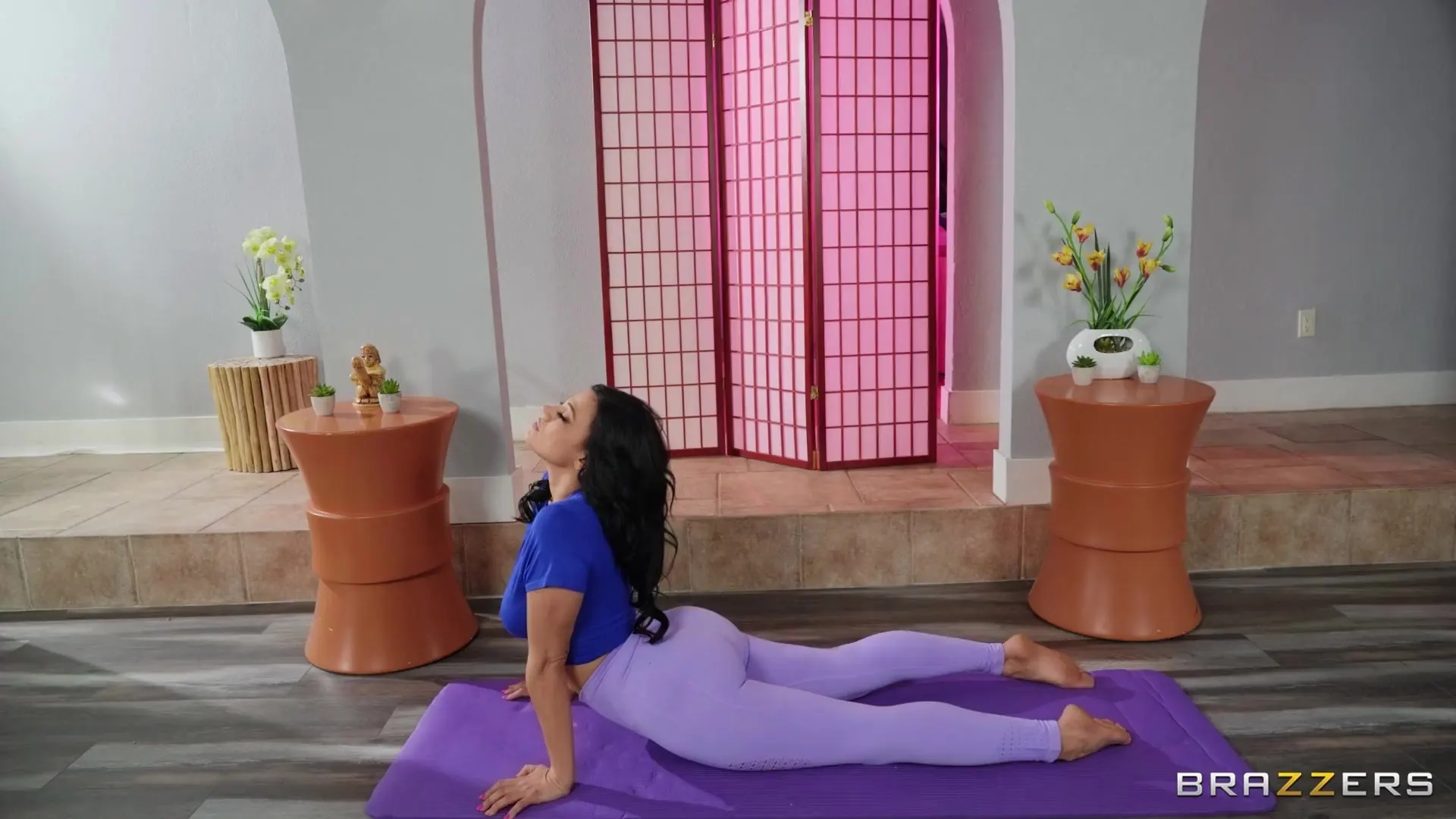 Brazzers 'Doin' Yoga With Mona' starring Mona Azar (Photo 2)