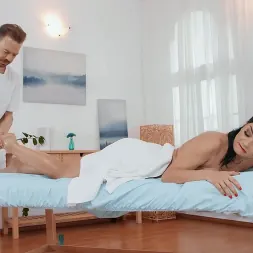 Daphne Klyde in 'Brazzers' Daphne Turns The Massage Table (Thumbnail 3)