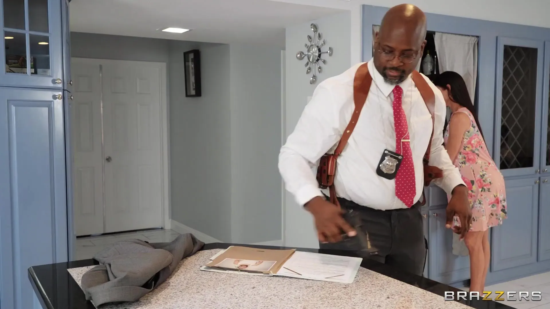 Brazzers 'पुलिस की बेटी मुर्गा craves' अभिनीत Nicole Kitt (फोटो 2)