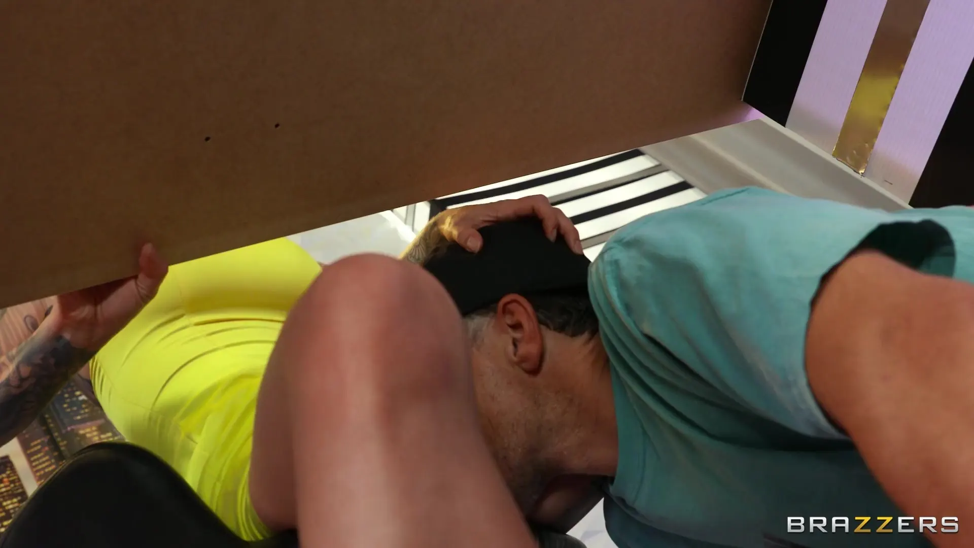 Brazzers 'Bewertungen in den Arsch!' Darsteller Karma Rx (Foto 2)