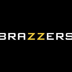 April Olsen in 'Brazzers' Tossing My Roommate's Salad (Thumbnail 2)