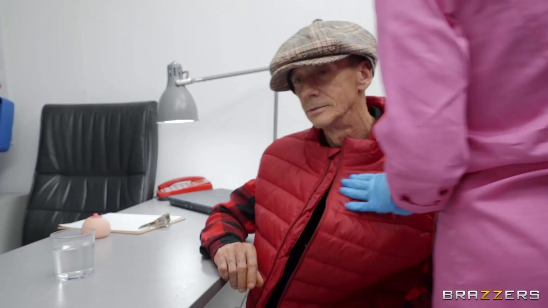 Brazzers 'डॉ पोला और पुरानी निर्वहन पहेली' अभिनीत Jolee Love (फोटो 3)