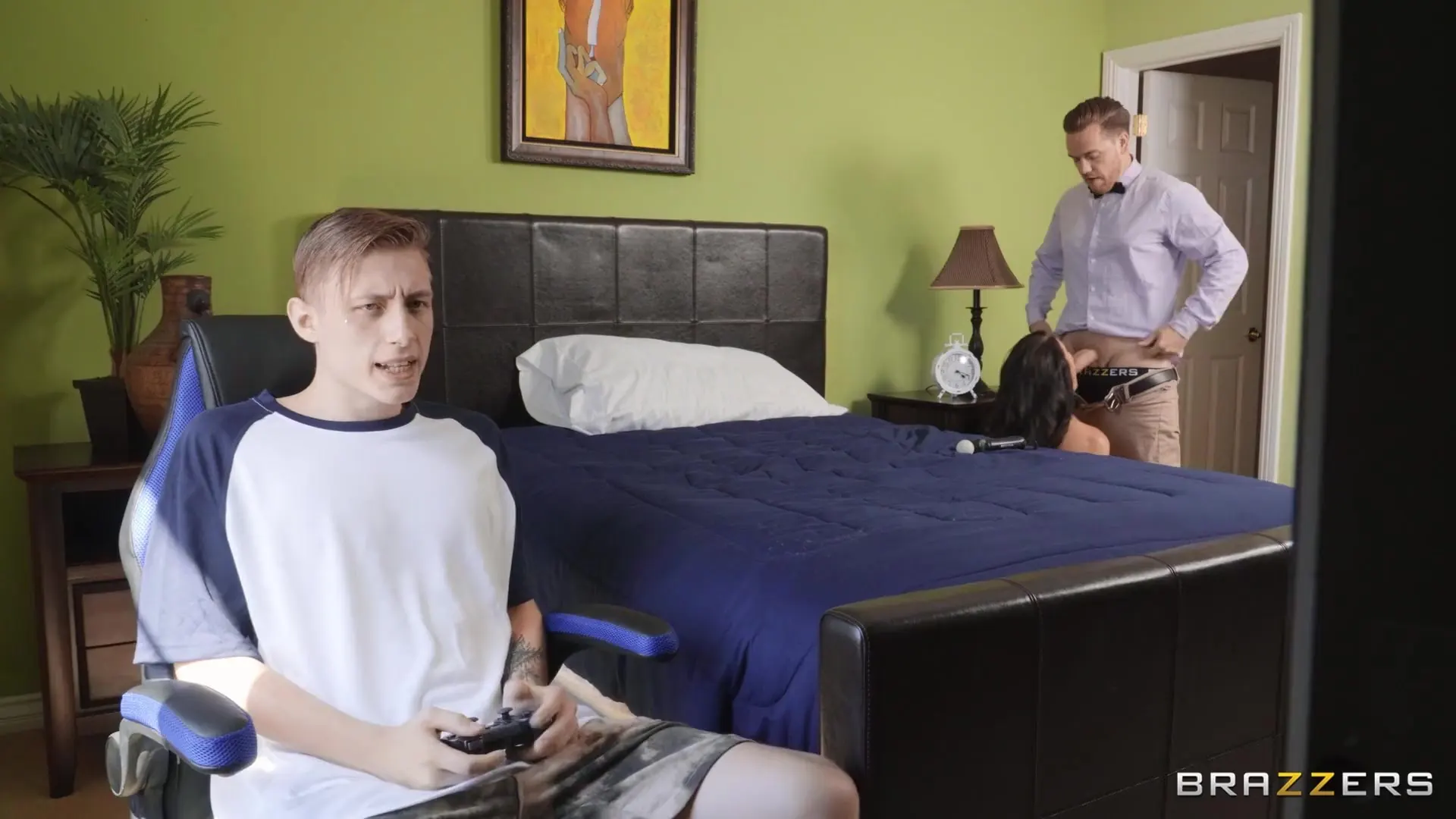 Brazzers 'Pornostar mieten: Rivale Mitbewohner' Darsteller Reagan Foxx (Foto 2)