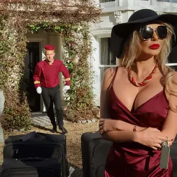 Amber Jayne en 'Brazzers' Golpeando el botones (Miniatura 1)