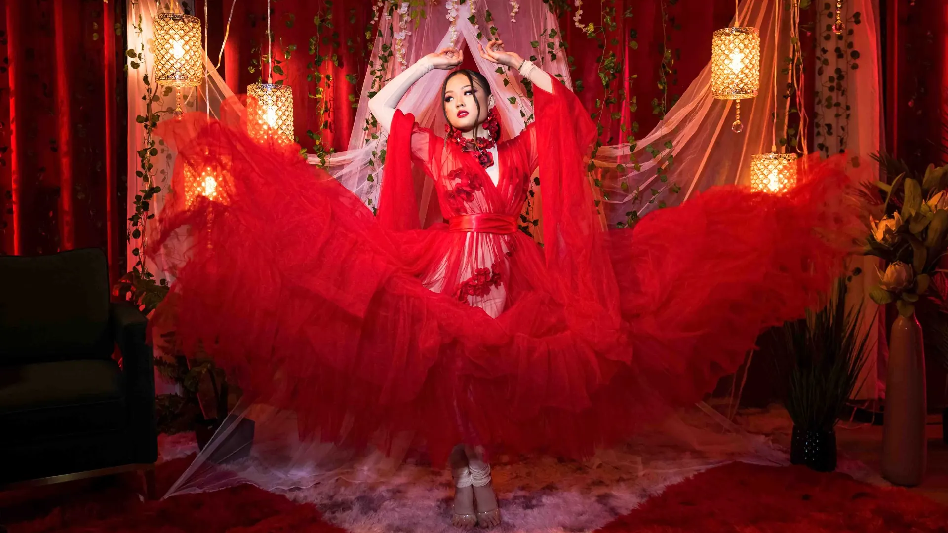 ▷ Lulu Chu in Lulus Lair of Lust (Photo 1) | Brazzers