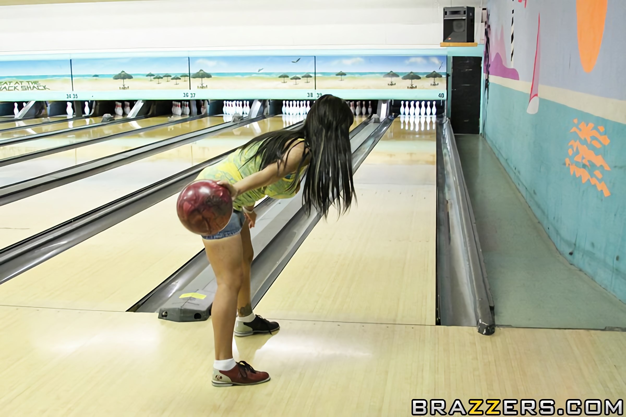 Brazzers 'Bowling Bet for Blow Jobs' starring Claire Dames (Photo 6)
