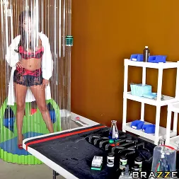 Priya Anjeli Rai In Die Schlampenbildungskammer (Foto 6) Priya Anjeli Rai In 'Brazzers' Die Schlampenbildungskammer (Ein 6)