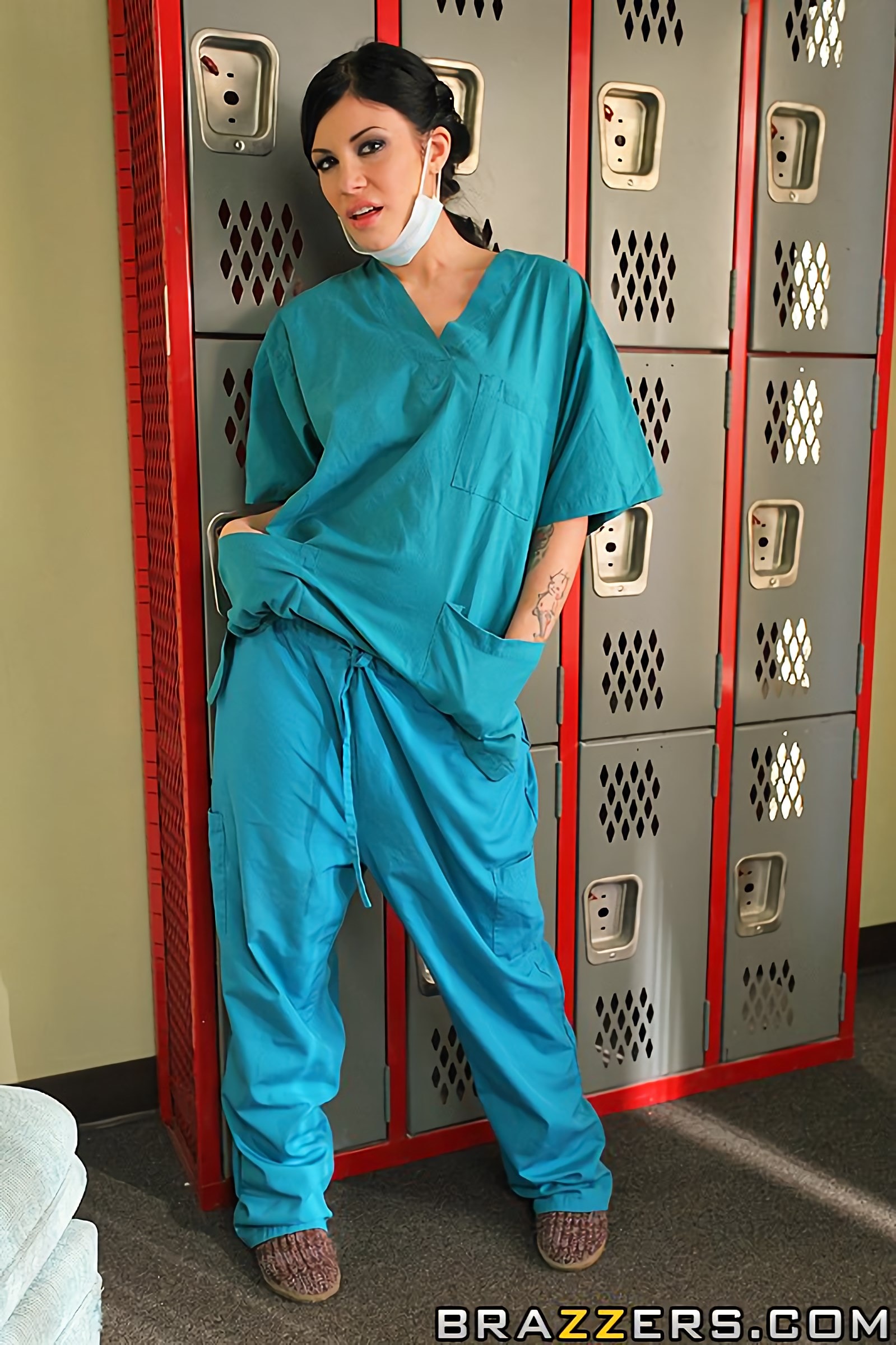 Brazzers 'Sexy doctor se aprovecha de enfermera masculina' protagonizando Andy San Dimas (foto 1)