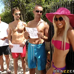 Helly Mae Hellfire en 'Brazzers' No es una oportunidad en Hellfire (Miniatura 5)