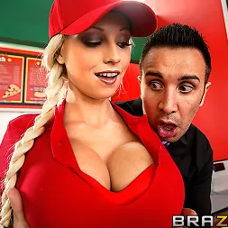 Rikki Six में 'Brazzers' बड़े रसदार स्तन कॉम्बो जाने के लिए (थंबनेल 2)