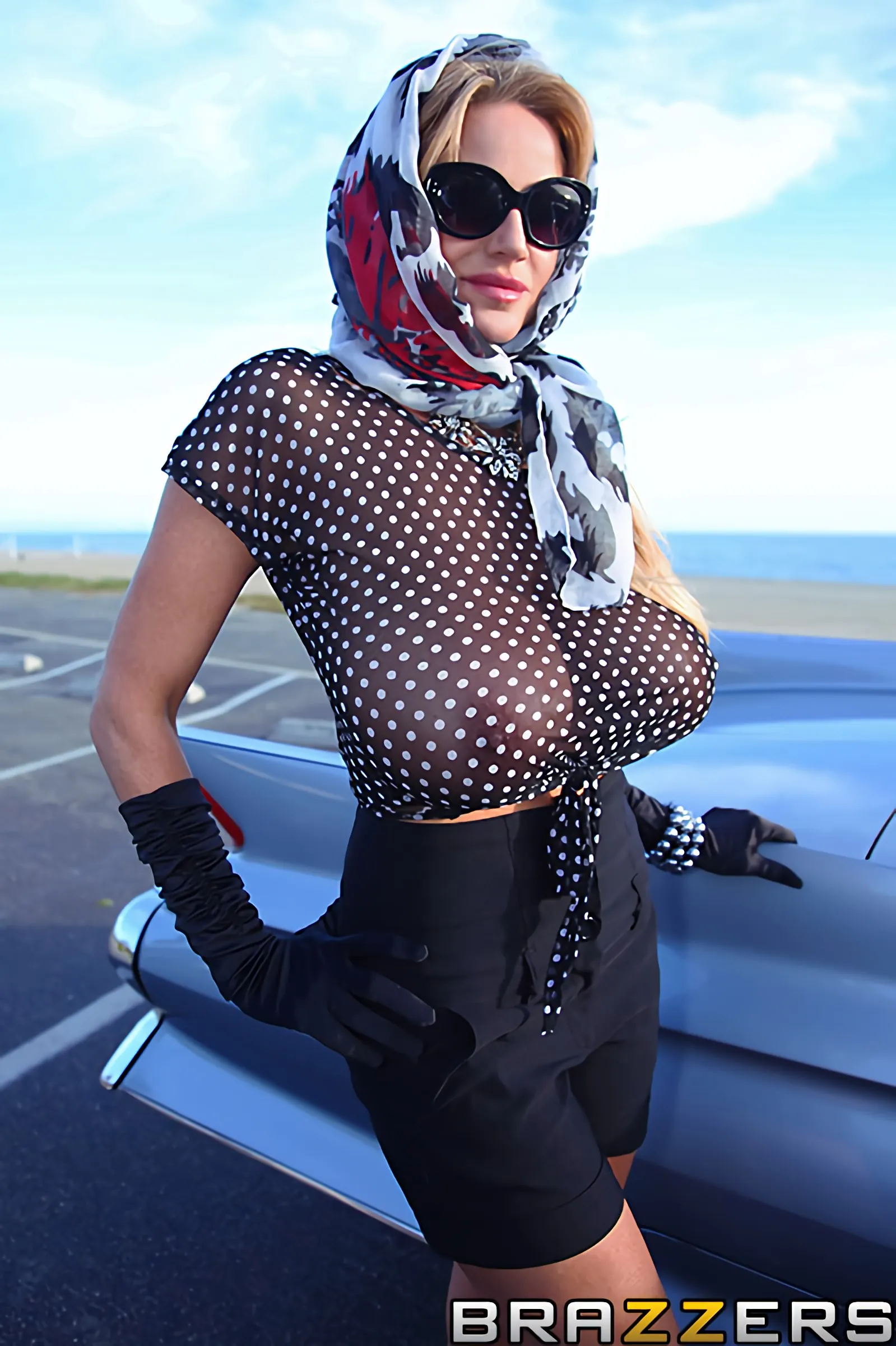 Kelly Madison en 'Conduciendo a la Sra Madison Wild' from 'Brazzers' (foto 1) Brazzers 'Conduciendo a la Sra Madison Wild' protagonizando Kelly Madison (foto 1)