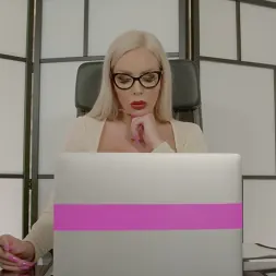 Blondie Bombshell In 'Brazzers' Die neuen Brüste meines Chefs (Ein 2)