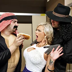 Kate Frost 在 Cockamania奔跑 (照片 7) Kate Frost 在 'Brazzers' Cockamania奔跑 (縮略圖 7)