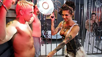 Bonnie Rotten In 'Dr. verrottet erotische Experimente'