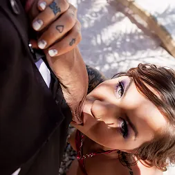 Karmen Karma en 'Brazzers' No te olvides de explotar tu servidor (Miniatura 3)