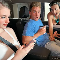 Kenzie Love en 'Brazzers' Conducir a través, cum a través (Miniatura 1)
