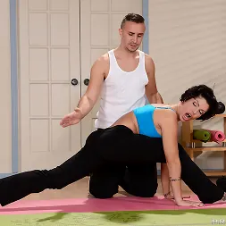 Shay Fox en 'Brazzers' Shay Foxs First Anal (Miniatura 7)