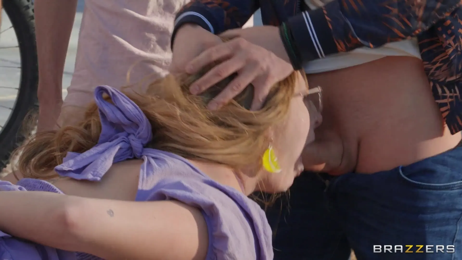 Brazzers 'Tag der Ausschweifungen: Teil 2' Darsteller Angel Youngs (Foto 6)