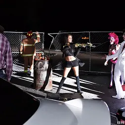 Peta Jensen In 'Brazzers' Weltkrieg xxx Teil 3 (Ein 2)