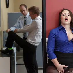 Lola Foxx में 'Brazzers' मुख्य कार्यकारी वेश्या (थंबनेल 1)