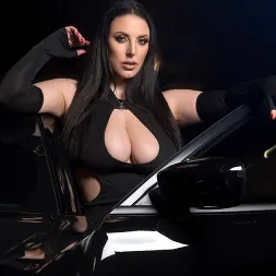 Angela White В 'Brazzers' : Unbound Part 2 (Миниатюру 1)