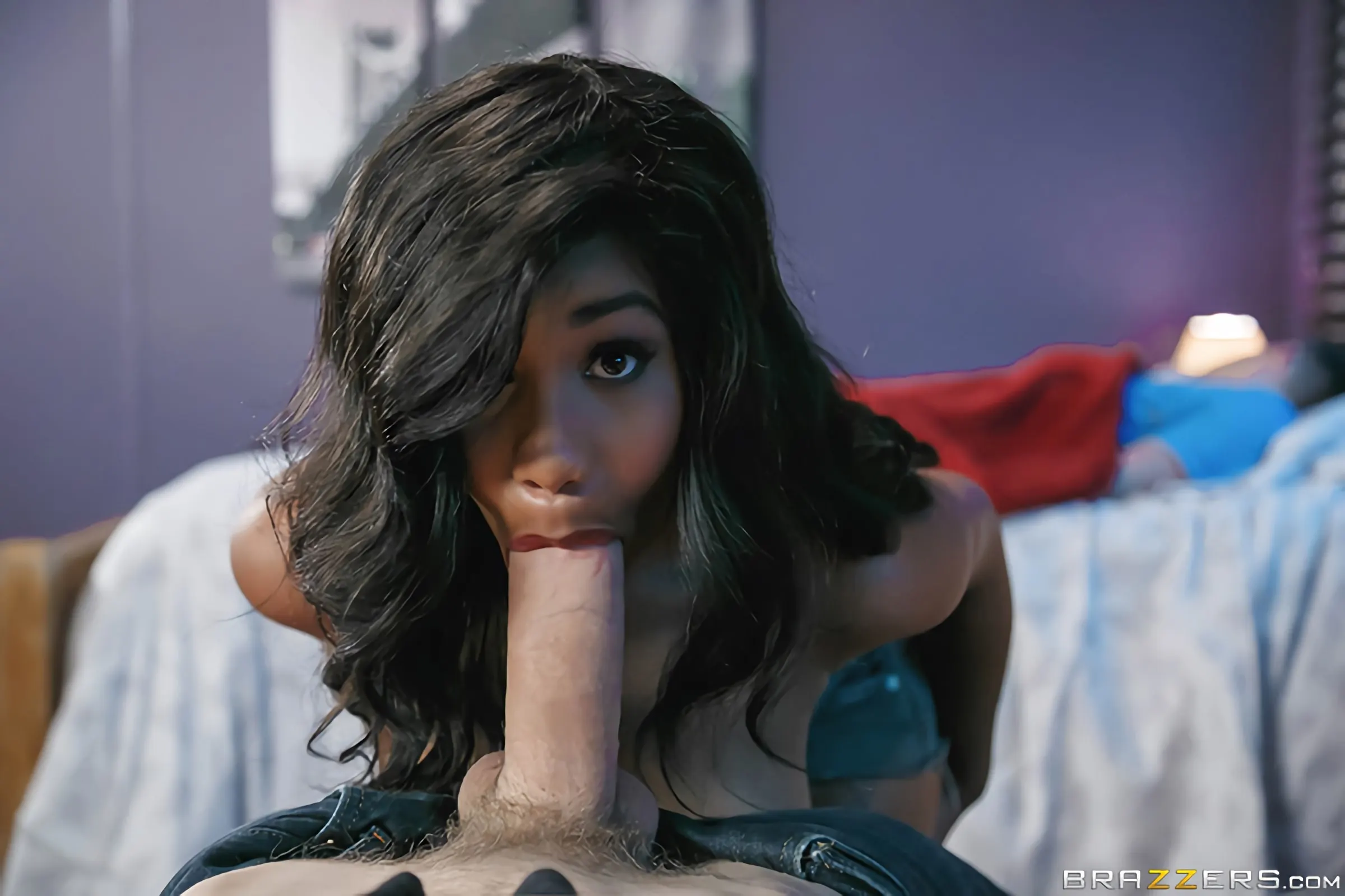 Brazzers 'Влажное одеяло' Ролях Jenna J Foxx (Фото 8)