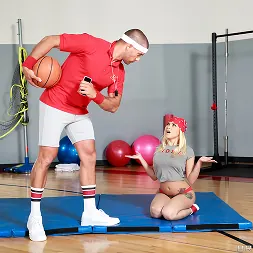 Marsha May In 'Brazzers' Push-Ups oder Kniebeugen (Ein 1)